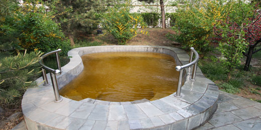 云泽山庄凤凰池温泉